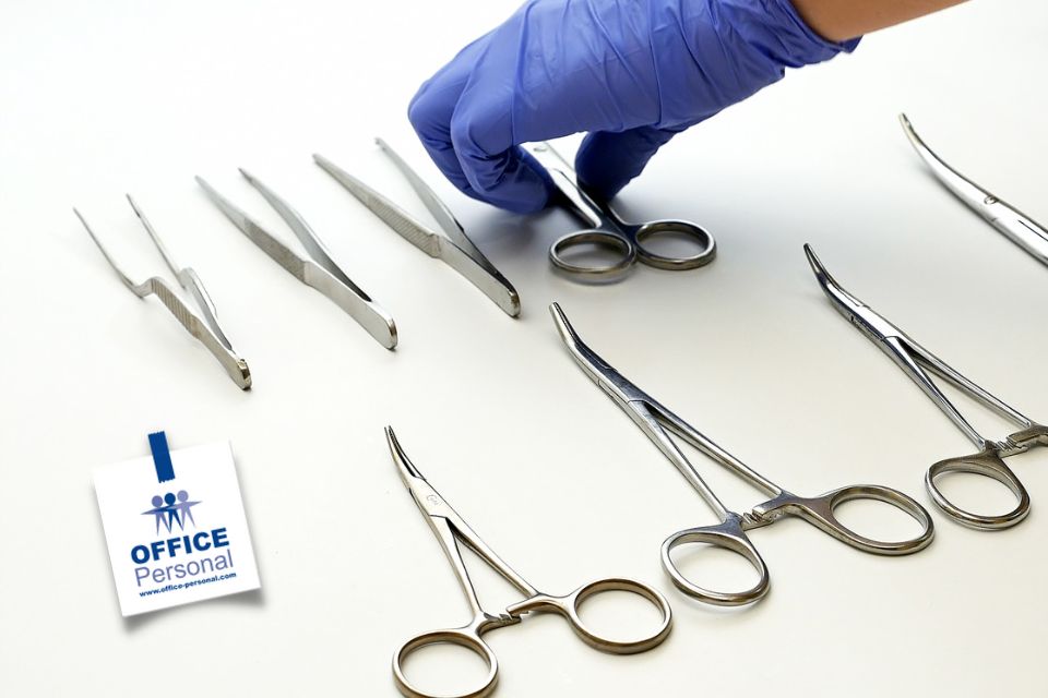 Operationstechnische-Assistenten-OTA, Sterilisationassistent, OP, OP-Saal, Arzt, Instrumente